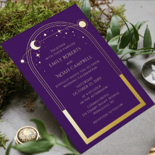 Mystische Hochzeit mit lila Gold Sonne Mond Sterne Folieneinladung
