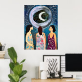 Mystische Kunst | Frauen mit Blick auf den Mond Poster (Heimbüro)