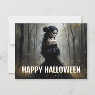Mystische Lady im Dunklen Halloween-Wald