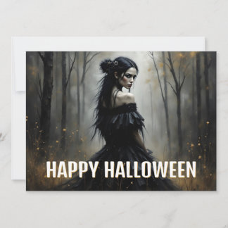 Mystische Lady im Dunklen Halloween-Wald