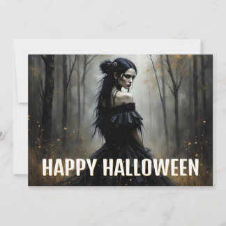 Mystische Lady im Dunklen Halloween-Wald