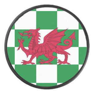 Mystische rote keltische Drachenflagge von Wales Eishockey Puck