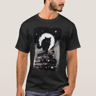 Mystische schwarze Katze auf einem Stapel himmlisc T-Shirt