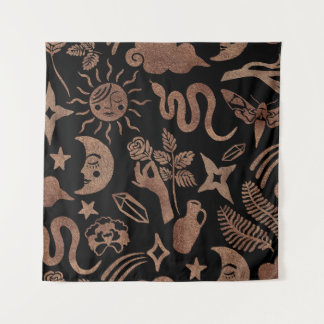 Mystische Symbole: Schlange, Sonne, Mond. Wandteppich