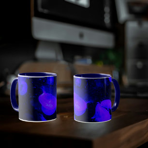 Mystische Tiefen: Quallen Serenität Tasse