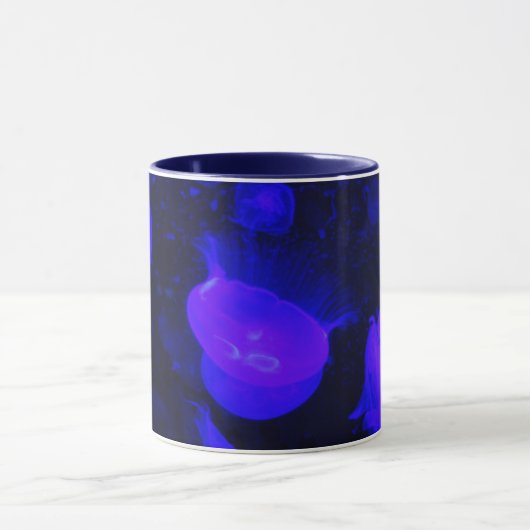Mystische Tiefen: Quallen-Tasse Tasse (Zentrum)
