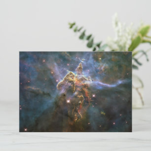 Mystischer Berg in Carina Nebula Hubble Space Feiertagskarte