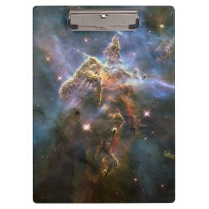 Mystischer Berg in Carina Nebula Hubble Space Klemmbrett