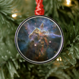 Mystischer Berg in Carina Nebula Hubble Space Ornament Aus Metall