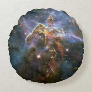 Mystischer Berg in Carina Nebula Hubble Space Rundes Kissen