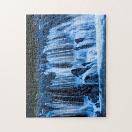 Mystischer blauer Wasserfall Puzzle (Vertikal)