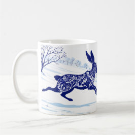 Mystischer Hase: Whimsischer Hase im Schnee Kaffeetasse