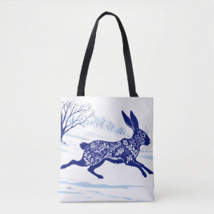 Mystischer Hase: Whimsischer Hase im Schnee Tasche