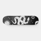 Mystischer Schlangenmond und Sterne Skateboard (Horizontal)