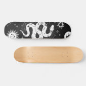 Mystischer Schlangenmond und Sterne Skateboard (Horizontal)