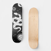 Mystischer Schlangenmond und Sterne Skateboard (Vorderseite)