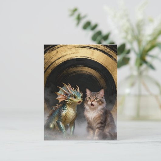 Mythical Cat-Dragon Creatures Surprised Postkarte (Stehend Vorderseite)