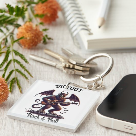 Mythischer Rockstar: Bigfoots Guitar Solo Schlüsselanhänger (Vorderseite rechts)