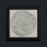 Mythos - Kreis Erinnerungskiste<br><div class="desc">Mythos I von Chariklia Zarris. Circle Design bestehend aus mehreren Punkten auf einem neutralen Hintergrund.</div>
