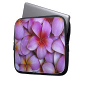 N.A., USA, Maui, Hawaii. Rosa Plumeria blüht. Laptopschutzhülle (Vorderseite Links)