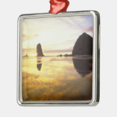 N.A., USA, Oregon, Cannon Beach Sunset mit Ornament Aus Metall (Links)
