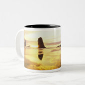 N.A., USA, Oregon, Cannon Beach Sunset mit Zweifarbige Tasse (Vorderseite Links)