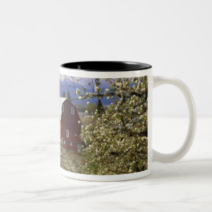 N.A., USA, Oregon, Hood River County. Rot Zweifarbige Tasse