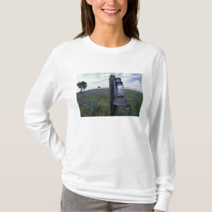 N.A., USA, Texas, Llano, Blue Lantern, Eichenbaum T-Shirt