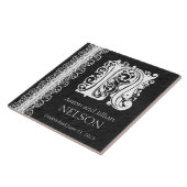 N Monogram "White Lace on Black" Hochzeitszange Fliese (Seite)