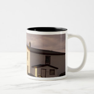 NA, Kanada, Neufundland, Lobster Cove. Hummer Zweifarbige Tasse