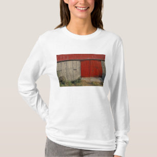 Na, Kanada, New-Brunswick, Shepody. Rote Scheune T-Shirt