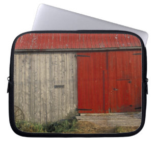 NA, Kanada, New Brunswick, Shepody. Rotes Stallgeb Laptopschutzhülle