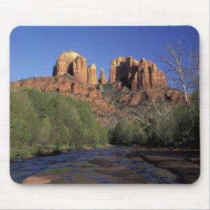 NA, USA, Arizona, Sedona. Cathedral Rock und Eiche Mousepad