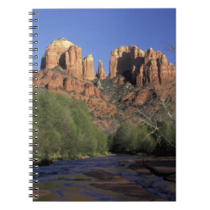 NA, USA, Arizona, Sedona. Cathedral Rock und Eiche Notizblock