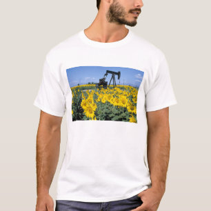 Na, USA, Colorado, Sonnenblumen, Ölbohrturm T-Shirt