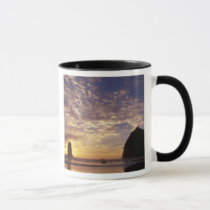 NA, USA, Oregon, Oregon-Küste, Canon Beach mit Tasse