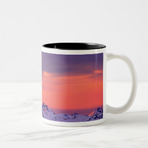 NA, USA, Oregon, The Three Sisters Mountains Zweifarbige Tasse