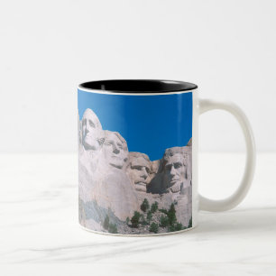 NA, USA, SD, Mount Rushmore. Zweifarbige Tasse