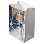 Nach dem Schneefall - Martha's Vineyard Mittlere Geschenktüte (Vorderseite Schrägansicht)