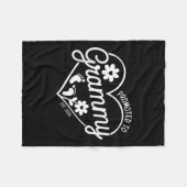 Nach Grammy Est befördert. 2026 Oma, New Baby Ann Fleecedecke (Vorderseite (Horizontal))