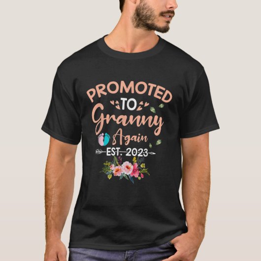 Nach Granny befördert Est 2023 Schwangerschaftsabb T-Shirt (Vorderseite)