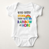 Nach jedem Sturm gibt es einen Regenbogen der Hoff Baby Strampler (Vorderseite)