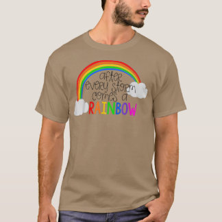 Nach jedem Sturm kommt ein Regenbogen-Rainbow-Baby T-Shirt