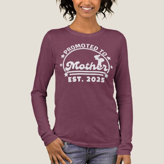 Nach Mutter Osten befördert. 2025 - Junge Mutter S Tri-Blend Shirt (Vorderseite)