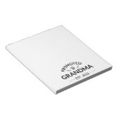 Nach Oma Est befördert. 2022 Notizblock (angewinkelt)