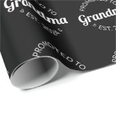 Nach Oma Est befördert. 2024 I Geschenkpapier (Rolleneckpunkt)