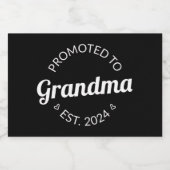 Nach Oma Est befördert. 2024 I Schaumweinetikett (Einzelnes Label)