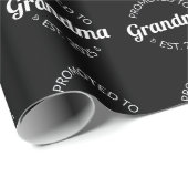 Nach Oma Est befördert. 2025 Geschenkpapier (Rolleneckpunkt)