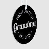 Nach Oma Est befördert. 2025 Ornament (Vorderseite)