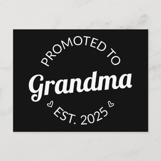 Nach Oma Est befördert. 2025 Postkarte (Vorderseite)